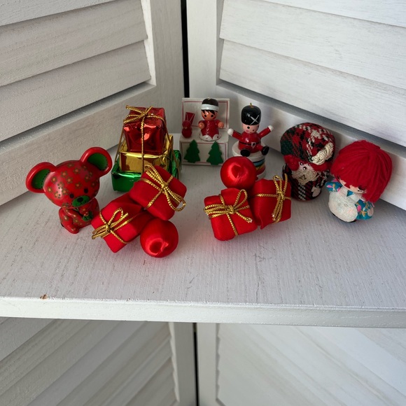VTG CHRISTMAS ORNAMENTS HOLIDAY - Picture 1 of 12